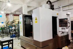 蘇州機(jī)床舊貌換新顏，噴漆翻新找我們